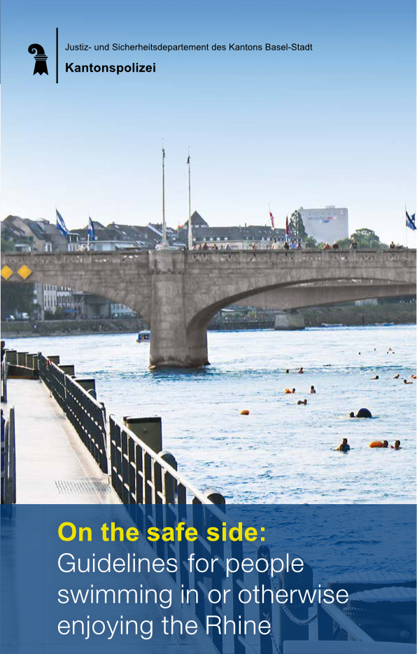 Cover Publikation: Menschen schwimmen im Bereich der Mittleren Rheinbrücke mit ihren Schwimmsäcken durch Basel.